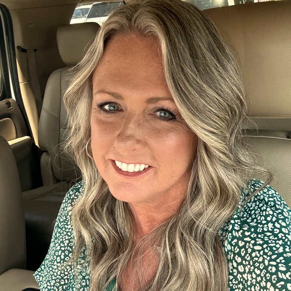 Meet your Posher, Heather - Picture 1 of 1